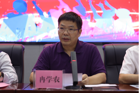 重庆电子工程职业学院副校长冉学农 学校供图 华龙网发